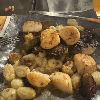 Tamiami Tavern - Scallops with gnocchi - New American Near Me - Punta Gorda, Florida Tamiami Tavern - Scallops with gnocchi - New American Near Me - Punta Gorda, Florida