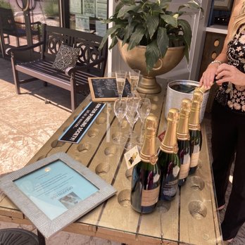 Breathless Sparkling Wines - Sparkling wine - Wineries Near Me - Healdsburg, California