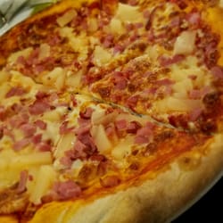 Pizzeria Va Banque - Hawaiian