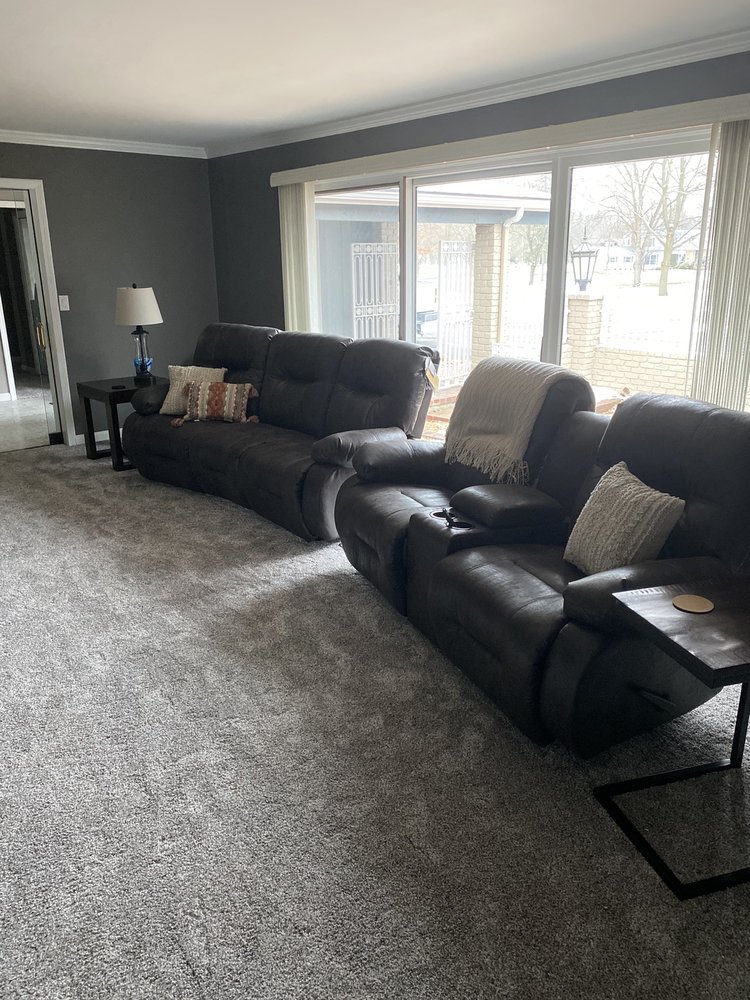 LONGSTREET LIVING Updated September 2024 28 Photos 720 E Chicago