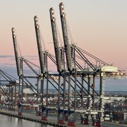 Cape Liberty Cruise Port - Equipment
