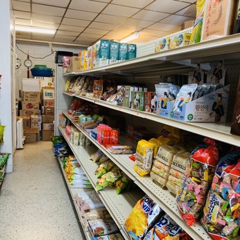 Asia Market - shelves of food and snacks - Grocery Near Me - Savannah, Georgia Asia Market - shelves of food and snacks - Grocery Near Me - Savannah, Georgia