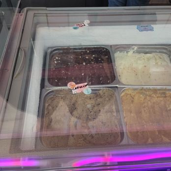 Sweet Escape - Ice cream choices 2 - Ice Cream & Frozen Yogurt Near Me - Orange, California