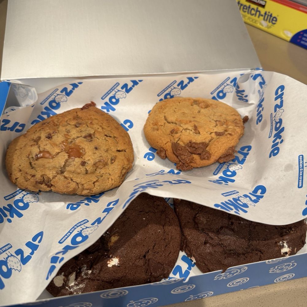 Box of 6: Should be kept in 2 separate boxes or one larger box for nicer presentation