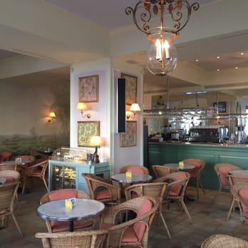 Cappuccino - Soft interior colors - Breakfast & Brunch Near Me - Valencia, V Cappuccino - Soft interior colors - Breakfast & Brunch Near Me - Valencia, V