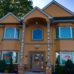 Psychic & Love Specialist Nicole