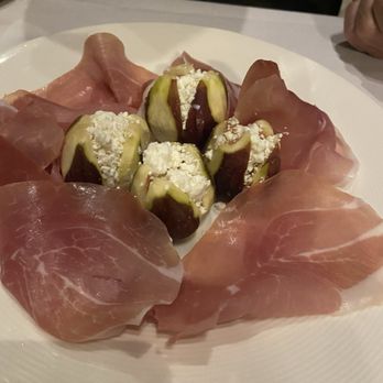 Oliveta - Figs with prosciutto and goat cheese. - Steakhouses Near Me - Norwalk, Connecticut
