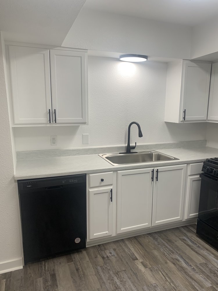 COSTA BELLA APARTMENTS 3706 W 8th St, Dallas, Texas Apartments