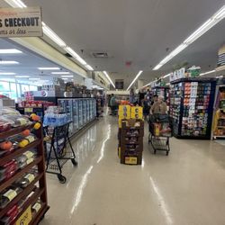 Jewel-Osco - Well maintained to accommodate all generations of high trust citizens of Rolling Meadows and close approved neighbors.