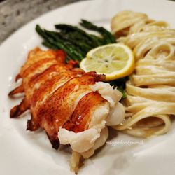 Sierra Seafood Specialties - Sierra Seafood, Oakhurst: 2025 Dec 31 - 2026 Jan 1 (the lobster is the star)