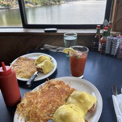 Spencer Lake Bar & Grill - Eggs Benedict
