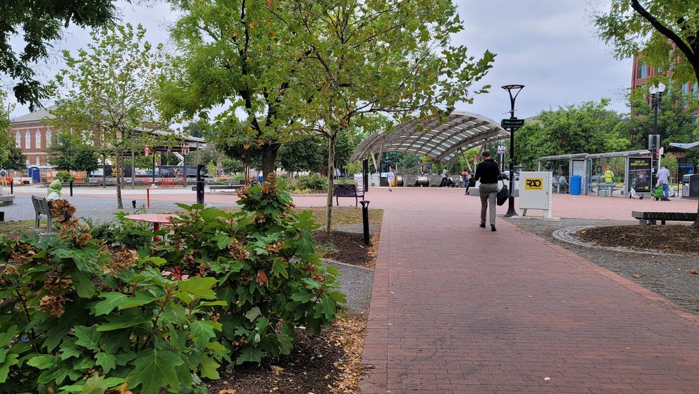 Eastern Market Metro Park Logo