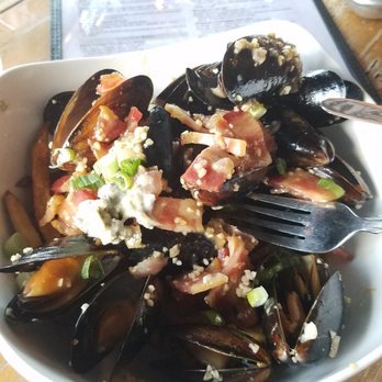 Knotty Pine Brewing - Muscle Frites - American Near Me - Columbus, Ohio Knotty Pine Brewing - Muscle Frites - American Near Me - Columbus, Ohio