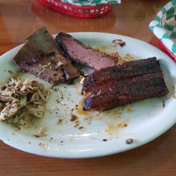 Briquettes Smokehouse - Smokehouse Near Me - Ashtabula, Ohio