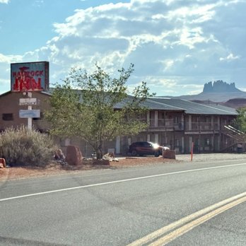 Hat Rock Inn - Hotels Near Me - Mexican Hat, Utah Hat Rock Inn - Hotels Near Me - Mexican Hat, Utah