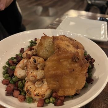 Sigillo Cellars - Shrimp and grits with fried zucchini- YUM!!! - Wine Tasting Room Near Me - Chelan, Washington