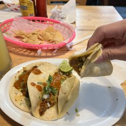 El Burrito - Al pastor tacos