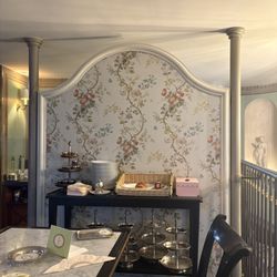 Ladurée - I love the pink and green interior