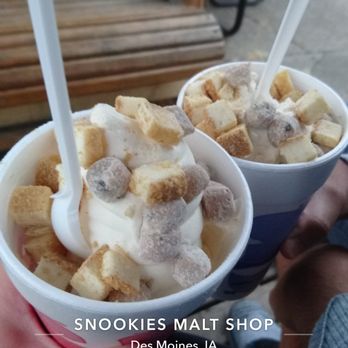 Snookies Malt Shop - Vanilla ice cream with cheesecake and cookie dough toppings - Ice Cream & Frozen Yogurt Near Me - Des Moines, Iowa Snookies Malt Shop - Vanilla ice cream with cheesecake and cookie dough toppings - Ice Cream & Frozen Yogurt Near Me - Des Moines, Iowa