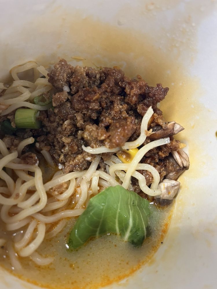 Noodz N’ More Logo