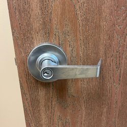 Ty’s 303 Locksmith - New handle lock replace