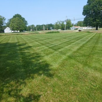 Cleaner Grounds - Lawn Mowing in Medina Ohio - Landscaping Near Me