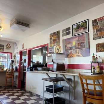 D's Diner - Interior - Diners Near Me - Sebastopol, California D's Diner - Interior - Diners Near Me - Sebastopol, California