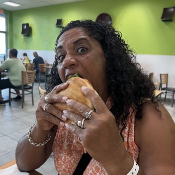 Pine Tree Cafe - Deluxe Burger with a hungry Momma - Breakfast & Brunch Near Me - Kailua-Kona, Hawaii Pine Tree Cafe - Deluxe Burger with a hungry Momma - Breakfast & Brunch Near Me - Kailua-Kona, Hawaii