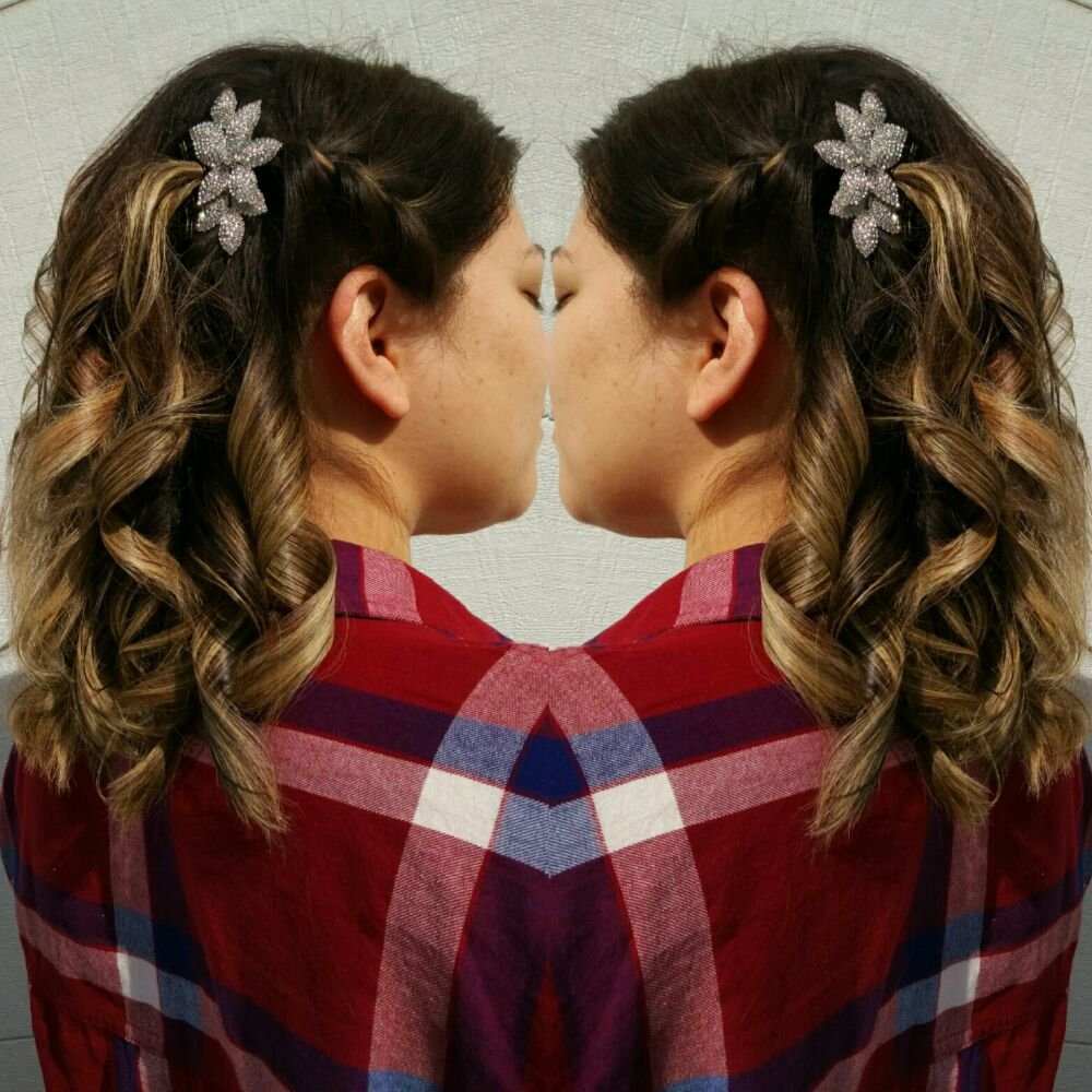 Hair by Jackie Gonzalez Logo