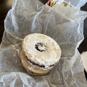 Libby's Italian Pastry Shop - raspberry - Ice Cream & Frozen Yogurt Near Me - New Haven, Connecticut