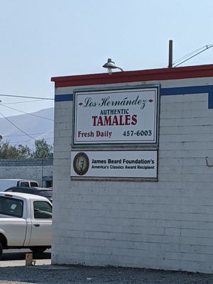 Los Hernández Tamales by null