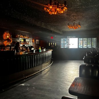 Club Tee Gee - Before the crowd. - Dive Bars Near Me - Los Angeles, California