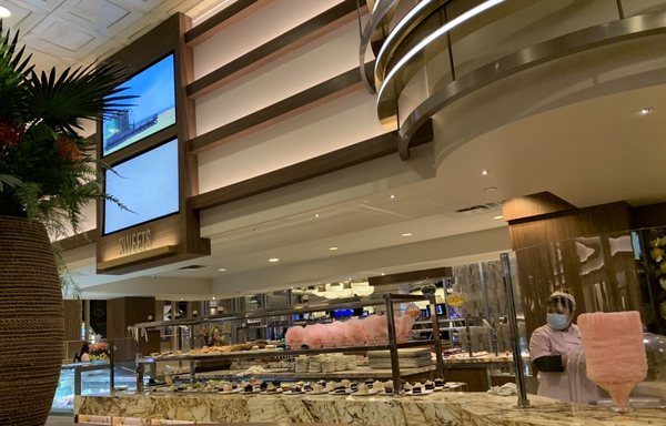 Toucan Charlie's Buffet & Grille by null