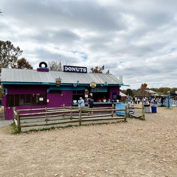 Cox Farms - Donut Shop - Attraction Farms Near Me - Centreville, Virginia