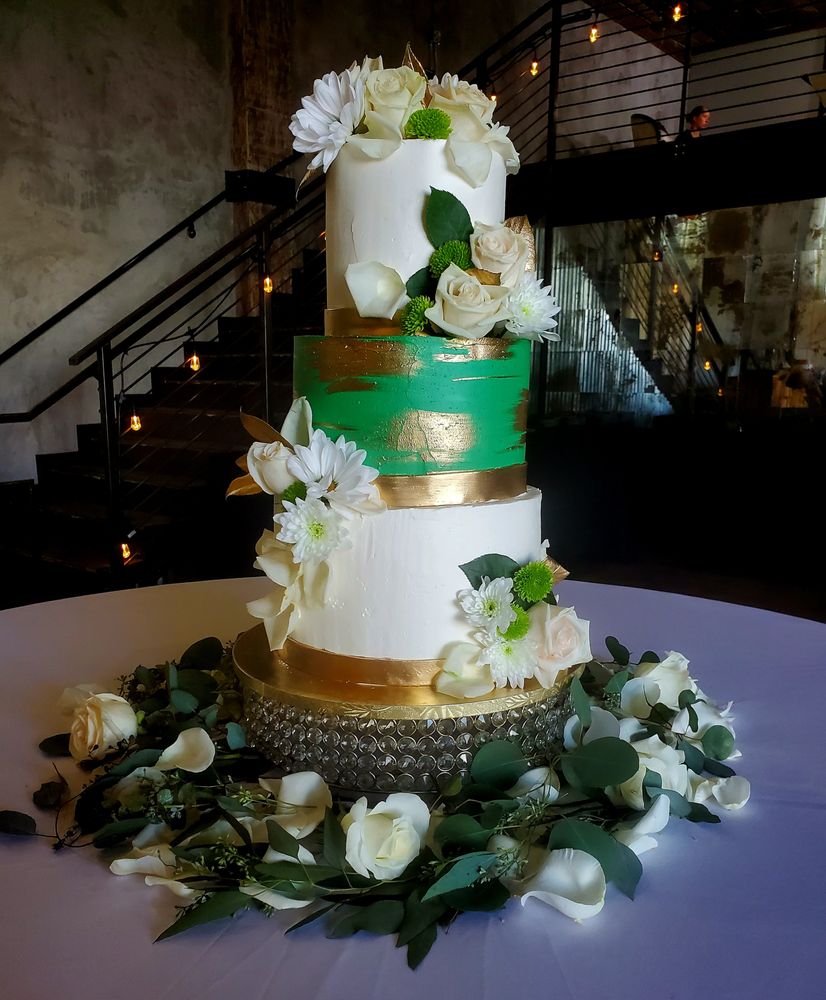 FINISHING TOUCHES BAKERY Updated September 2024 318 E 7th St