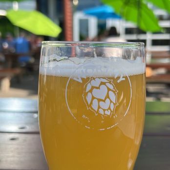 Worthy Brewing - Hazy ipa, patio - Breweries Near Me - Bend, Oregon