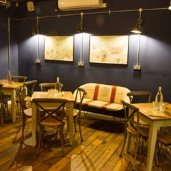 OAK N4 - We have recently changed some of our furniture, but our commitment with sustainability remains: everything is recycled or repurposed!