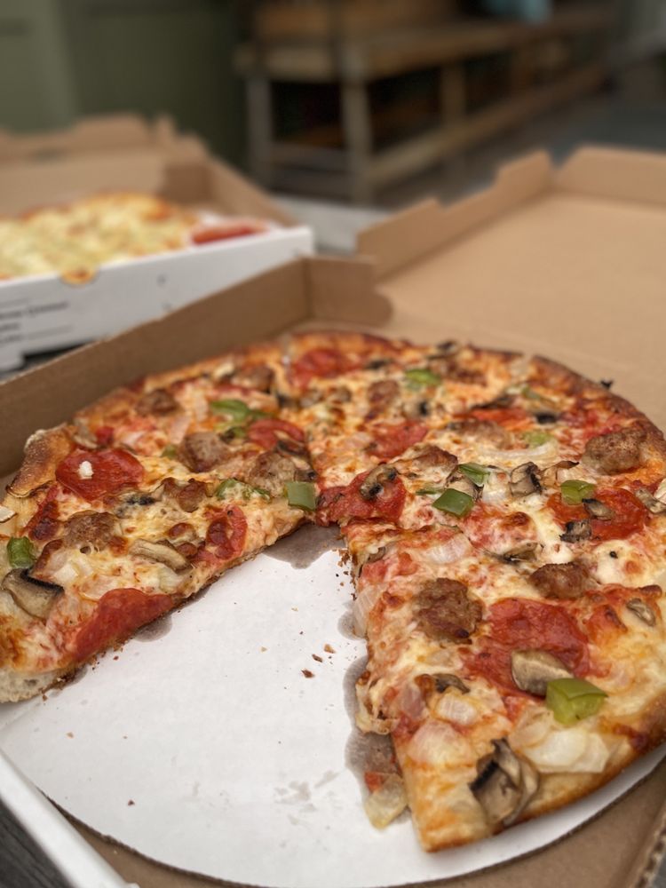 Pan's South Hero Pizza Logo