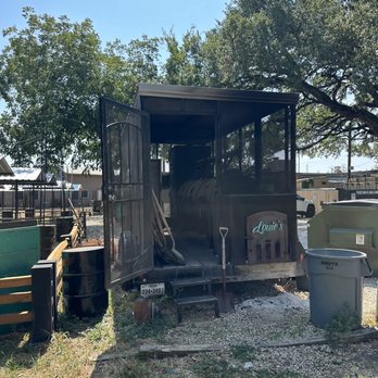 Louie's Craft BBQ - Food Trucks Near Me - Buda, Texas Louie's Craft BBQ - Food Trucks Near Me - Buda, Texas
