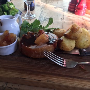 Bel & The Dragon - Gastropubs Near Me - Windsor, WNM