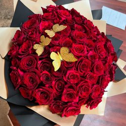 J & J Flowers & Gifts Shop