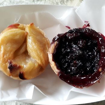 Hermosa Pie & Cake - Apple and mixed berries mini-pies. - Bakeries Near Me - Hermosa Beach, California Hermosa Pie & Cake - Apple and mixed berries mini-pies. - Bakeries Near Me - Hermosa Beach, California