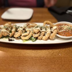 Trail Boss Steak & Grill - Fresh calamari with pomodoro sauce
