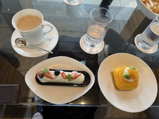 The Lobby Lounge ザ・ロビーラウンジ by null