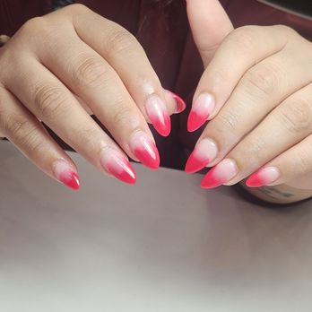 Siren Nail Bar - Cute pink ombre - Nail Salons Near Me - Oklahoma City, Oklahoma