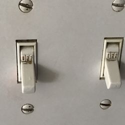 Emerald Isle Resort - Every light switch was dirty...go Covid clean