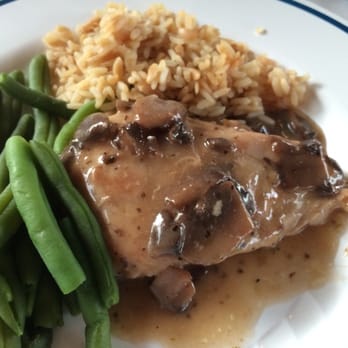 Amtrak Autotrain - My dinner, chicken Marsala. Not bad - Train Stations Near Me - Lorton, Virginia Amtrak Autotrain - My dinner, chicken Marsala. Not bad - Train Stations Near Me - Lorton, Virginia