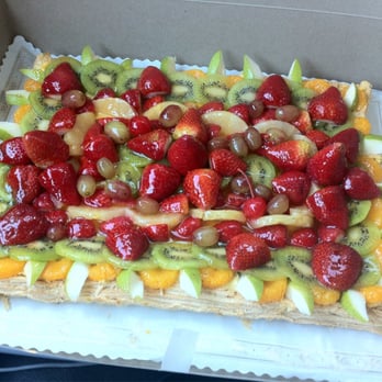 Le Croissant Dore - Fruit tart - Bakeries Near Me - Westminster, California