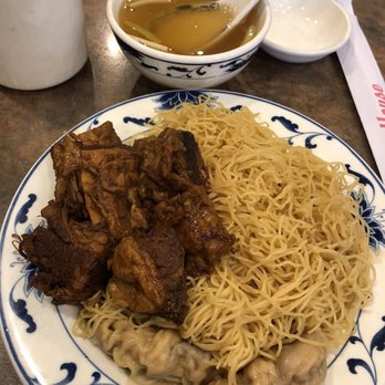 Max Noodle House - Lo mein with brisket and shrimp/pork dumplings (4 stars) - Noodles Near Me - Richmond, British Columbia