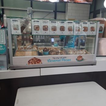 Cinnabon - a display of baked goods - Bakeries Near Me - Yonkers, New York Cinnabon - a display of baked goods - Bakeries Near Me - Yonkers, New York